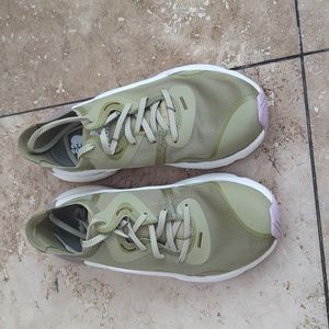 New Sorel Sneakers- Women's size 9